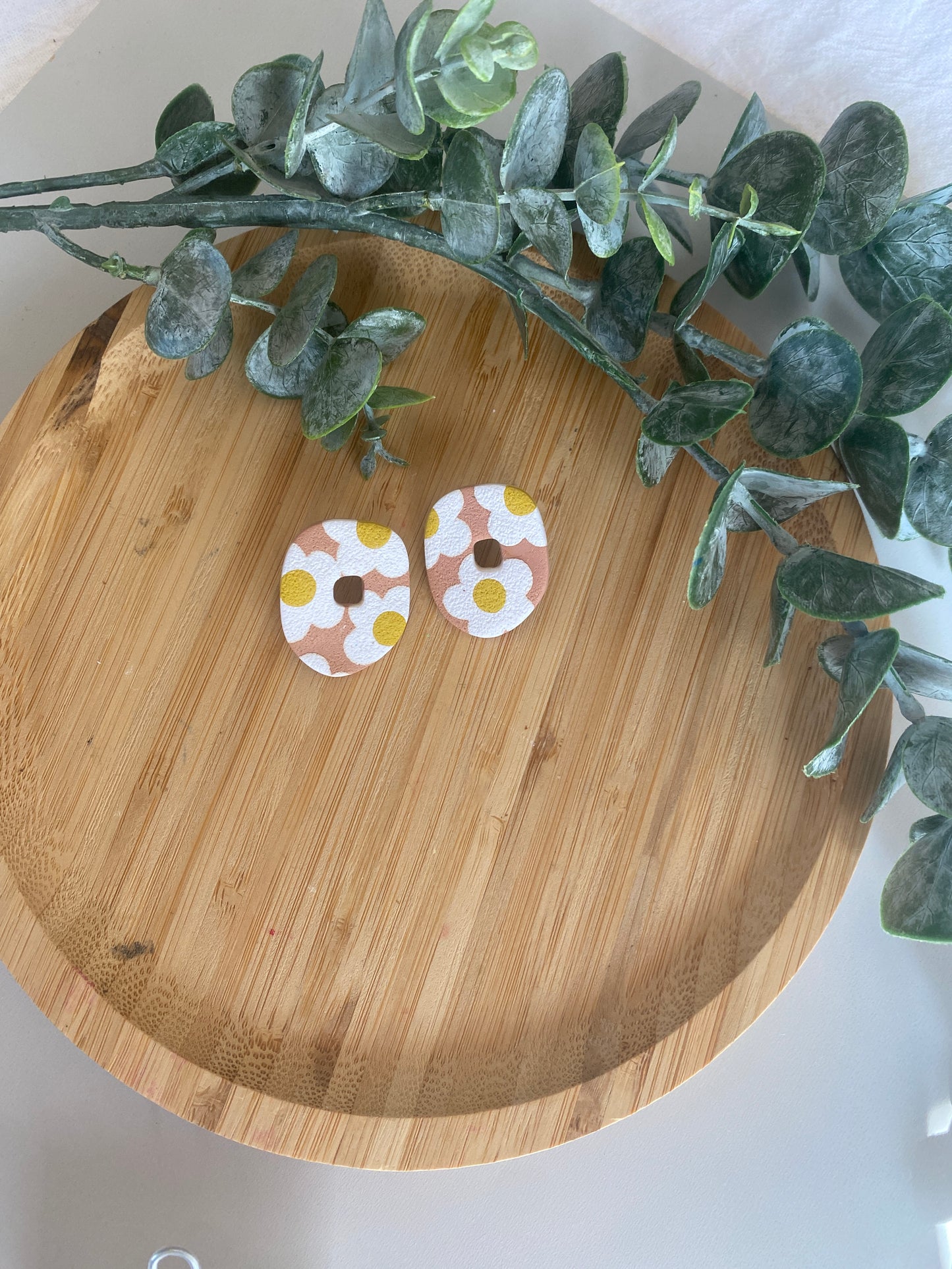 Boho daisy stud