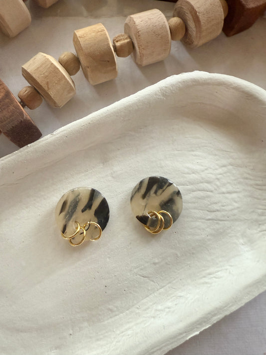 Tortoiseshell funky stud