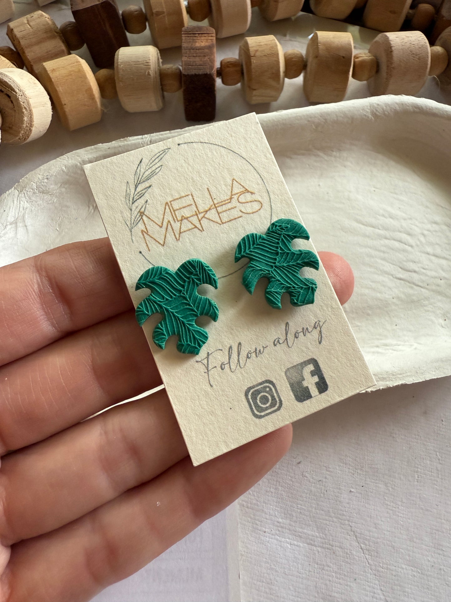 Monstera studs