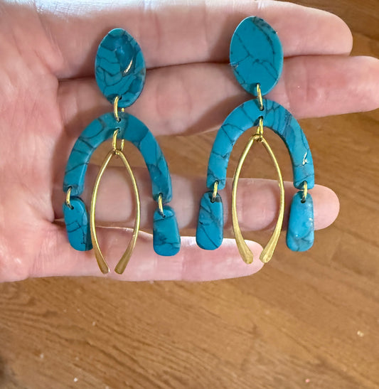 Turquois arches with gold